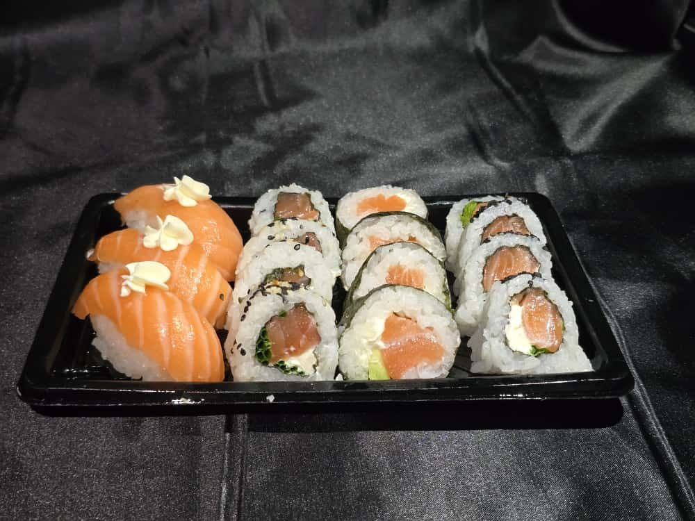 Combinado solo salmon -  15 piezas